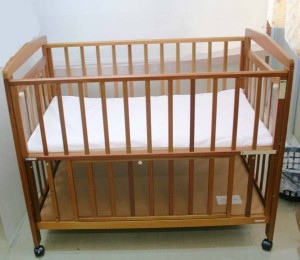 ベビーベッド  グランドール社 製
