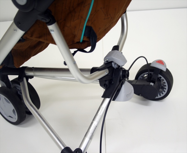 クィニー　ザップ　ロックモス