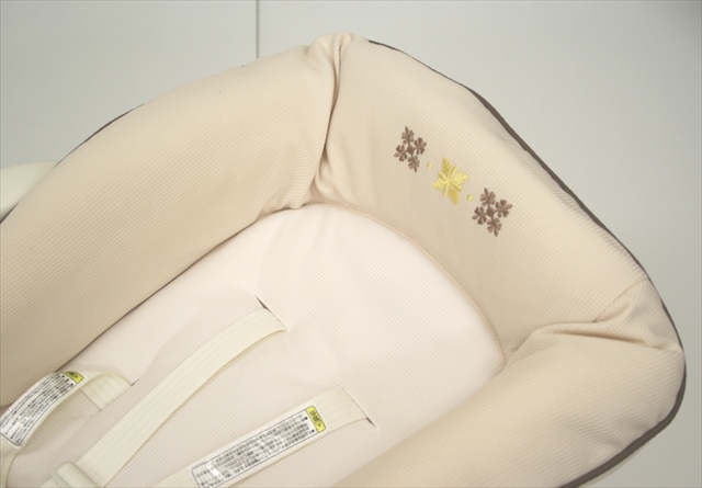 レミニスS ピュアベージュ コンビ製ハイローチェア　手動タイプ