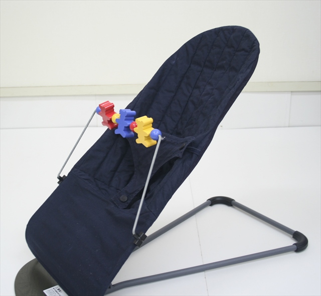 ベビーシッター1.2.3　ベビービョルン製バウンサー　ネイビー　トイ付き