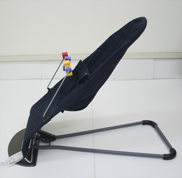 ベビーシッター1.2.3　ベビービョルン製バウンサー　ネイビー　トイ付き