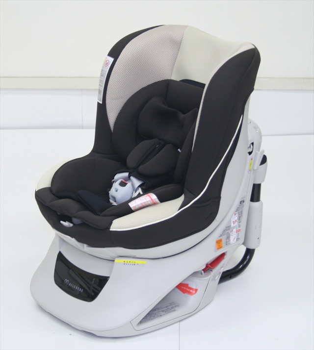 エールベベ クルットNT プレミアム　ブラウンオレ　カーメイト製