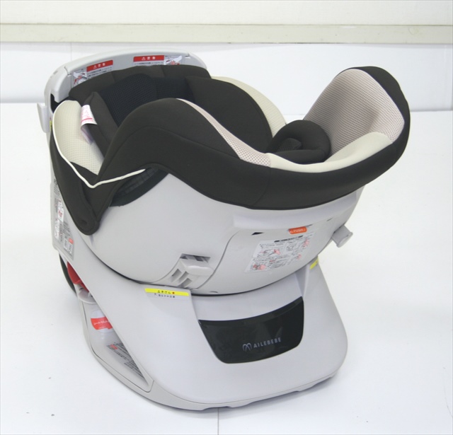 エールベベ クルットNT プレミアム　ブラウンオレ　カーメイト製