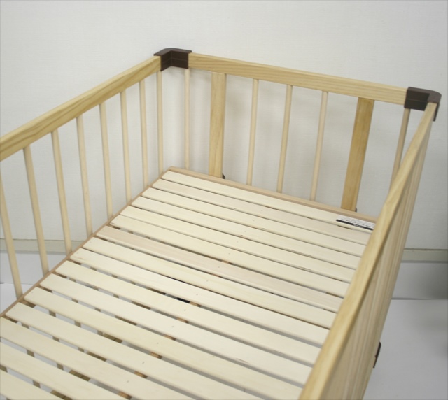 ファルスカ　ベッドサイドベッド　03