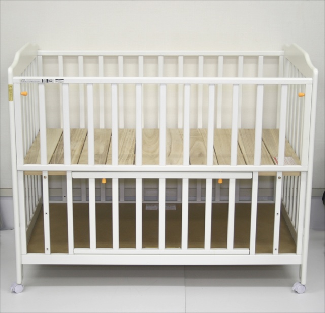 立ちベッド　ホワイトJ