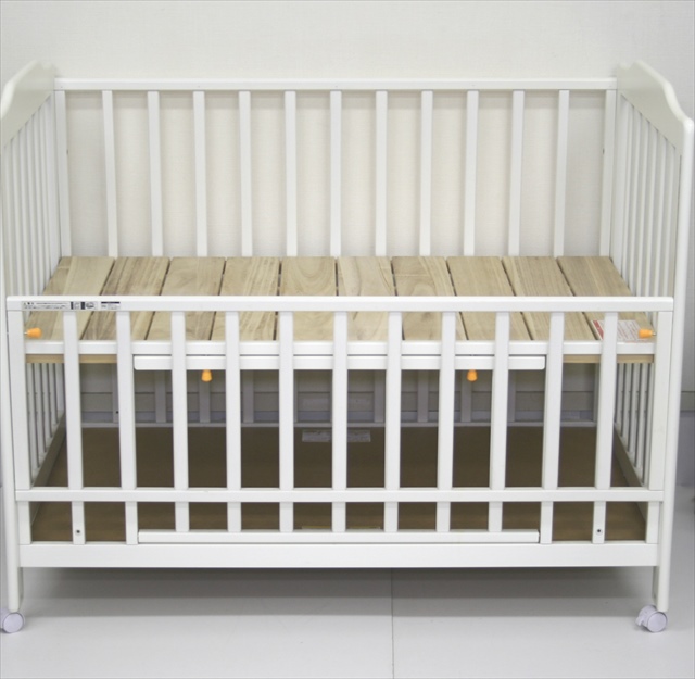 立ちベッド　ホワイトJ