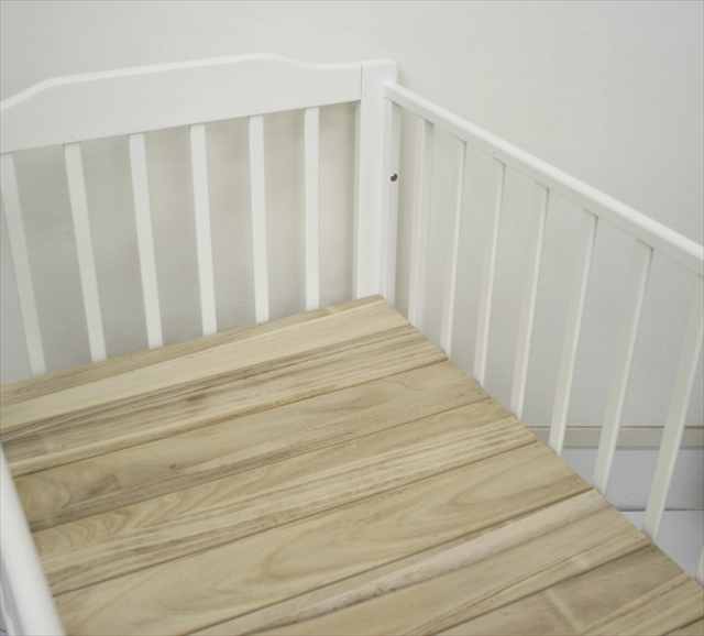 立ちベッド　ホワイトJ