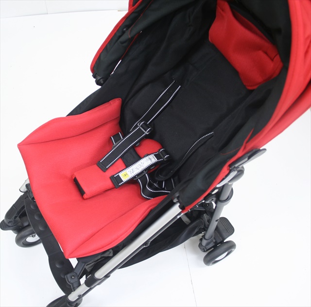 スティック　コスメクルール　レッド＆ブラック