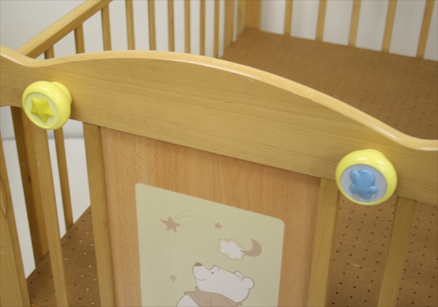 カトージ製ベビーベッド　プーさん