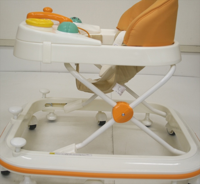 よちよちキーパーYA 歩行器