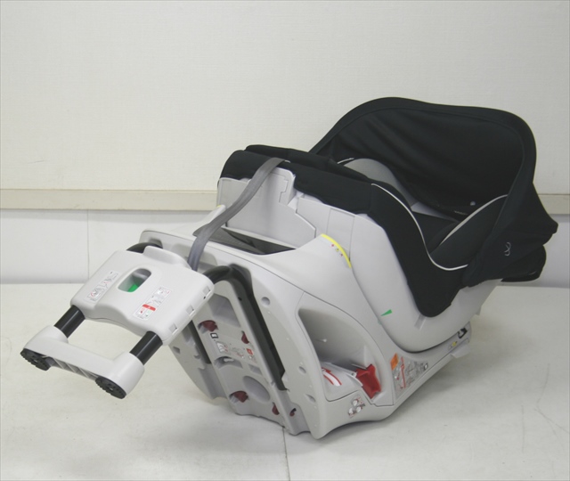 エールベベ クルットNT プレミアム　モノブラック　ALB830