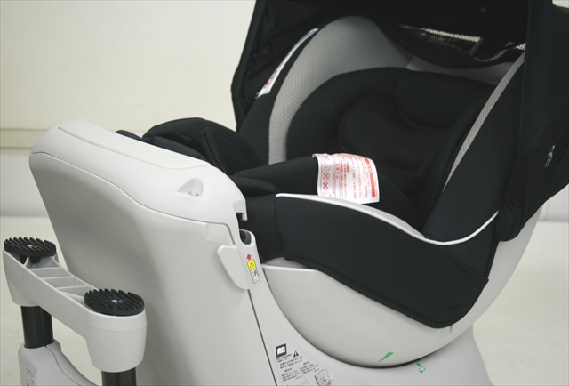 エールベベ クルットNT プレミアム　モノブラック　ALB830