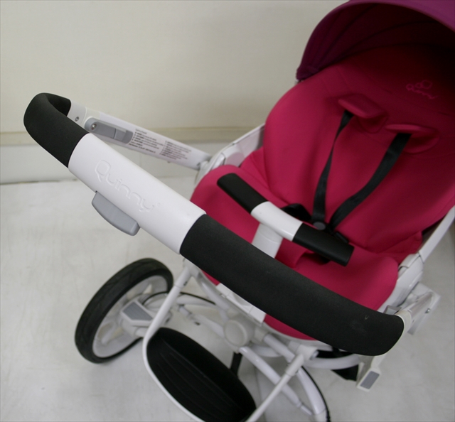 クィニー　ムード　Quinny mood　ピンク