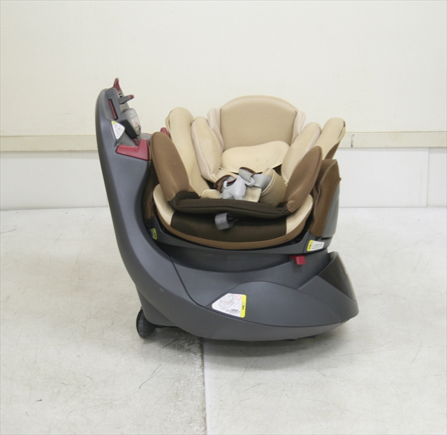 フラディア ファディアベージュ アップリカ ベッド型チャイルドシート