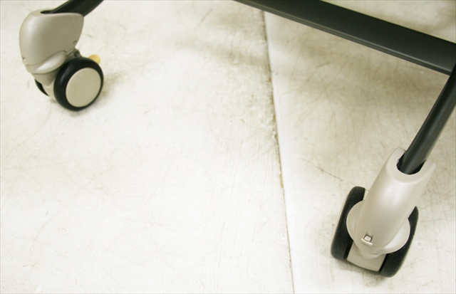 ロアンジュ RW-700 電動・オートスウィング コンビ製ハイローチェア