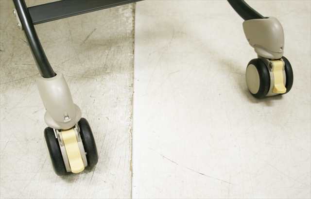 ロアンジュ RW-700 電動・オートスウィング コンビ製ハイローチェア