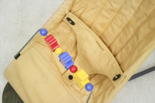 ベビーシッター1・2・3 ベージュ トーイ付き ベビービョルン製バウンサー