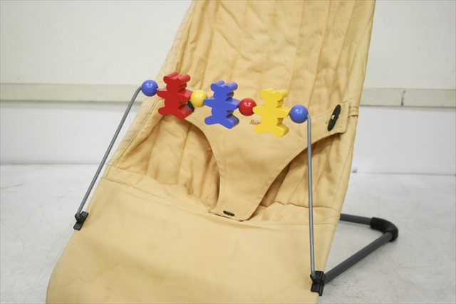 ベビーシッター1・2・3　ベージュ トーイ付き ベビービョルン製バウンサー