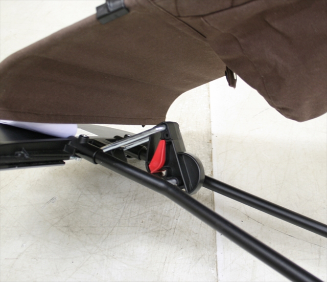 ベビーシッター バランス　ベージュ&ブラウン　ベビービョルン製バウンサー