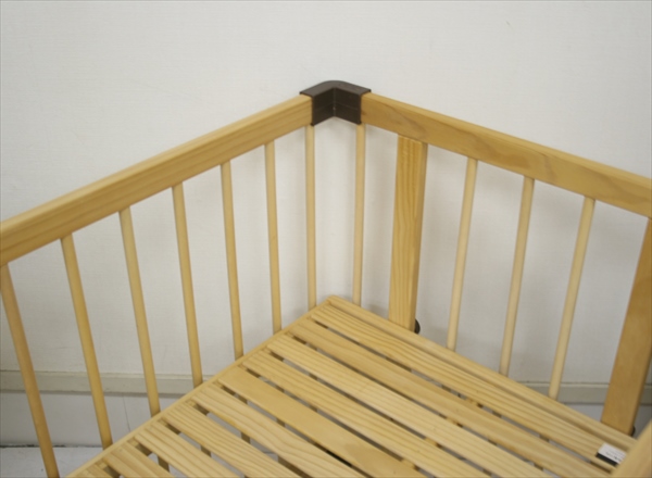 フォルスカ ベッドサイドベッド farska