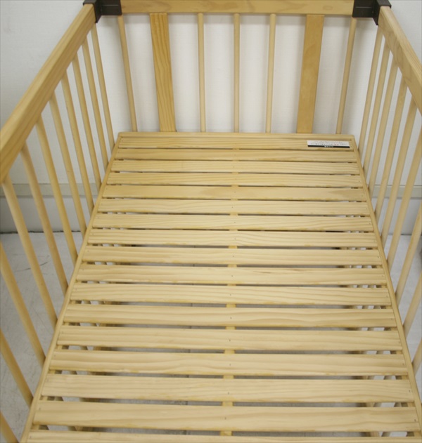 フォルスカ ベッドサイドベッド farska