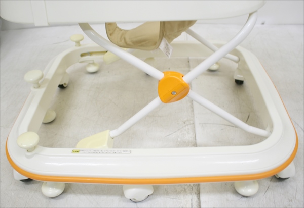 よちよちキーパーYA 歩行器