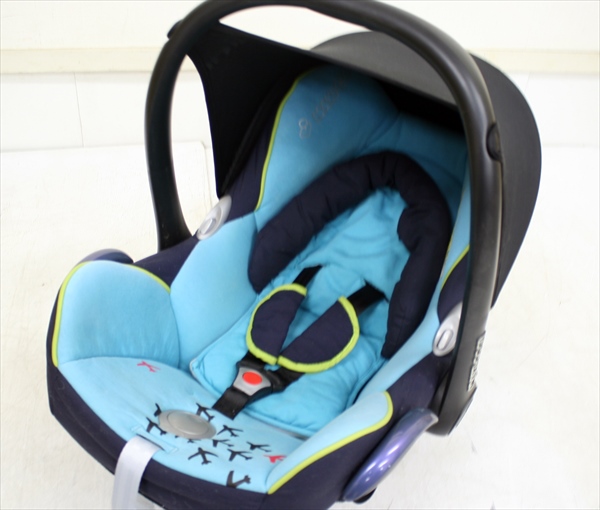 マキシコシ カブリオフィックス 飛行機柄