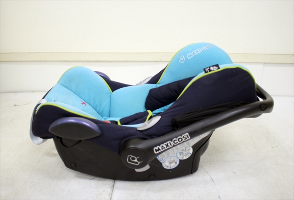 マキシコシ カブリオフィックス 飛行機柄