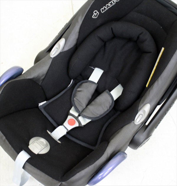 マキシコシ カブリオフィックス 黒