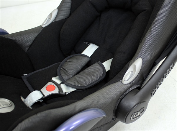 マキシコシ カブリオフィックス 黒