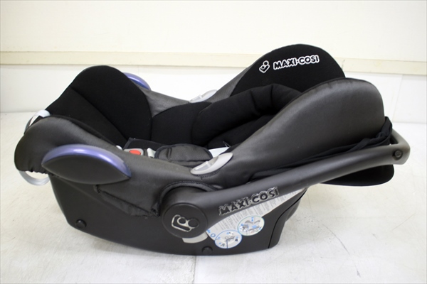 マキシコシ カブリオフィックス 黒