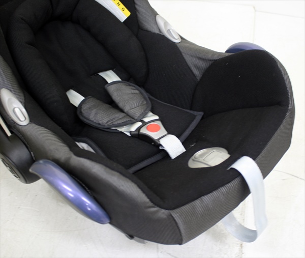 マキシコシ カブリオフィックス 黒