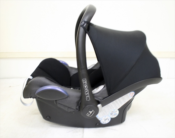 マキシコシ カブリオフィックス 黒