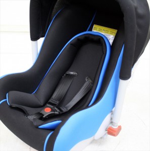 ベビーシート クラス0+ISOFIX ブラック・ブルー