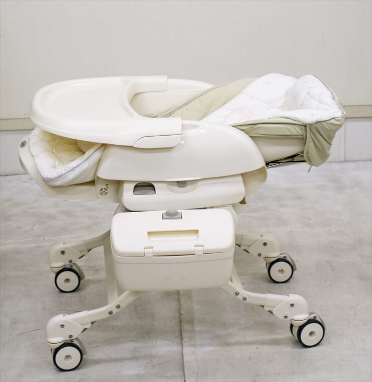 フェアレット オートスウィング EX　フレンチバニラ　電動ハイローチェア コンビ