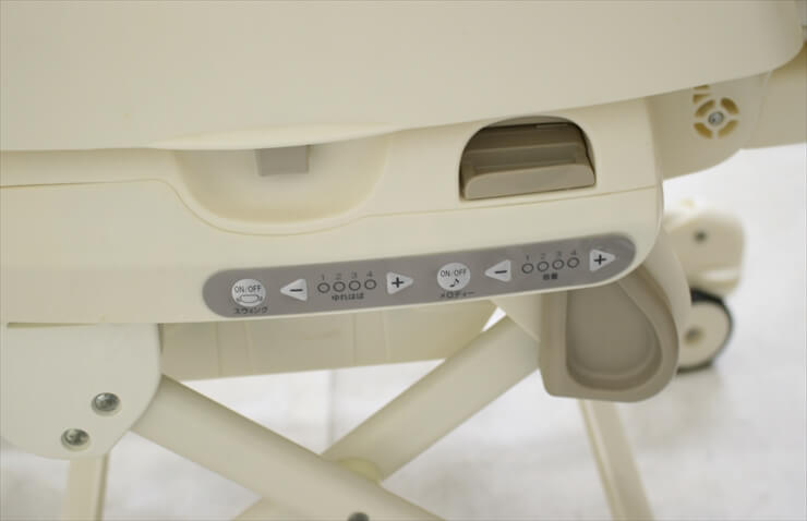 フェアレット オートスウィング EX　フレンチバニラ　電動ハイローチェア コンビ