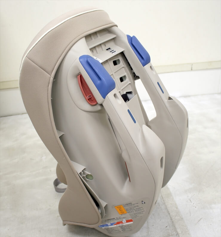 コッコロS UX ヘーゼルナッツ コンビ製チャイルドシート