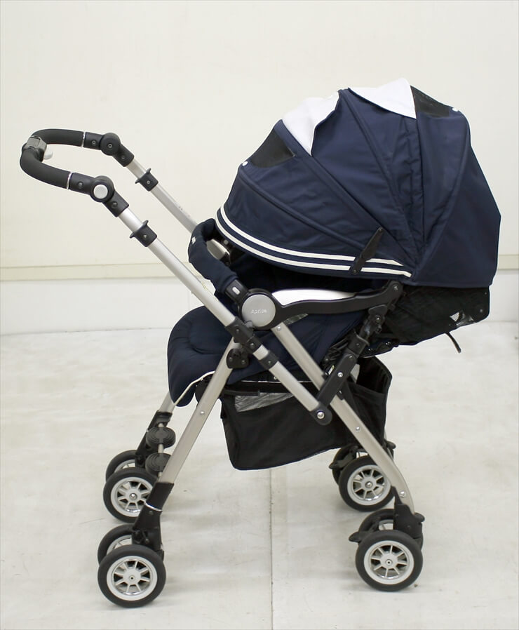 ソラリア 2013 タッジオネイビー オート4輪 アップリカ