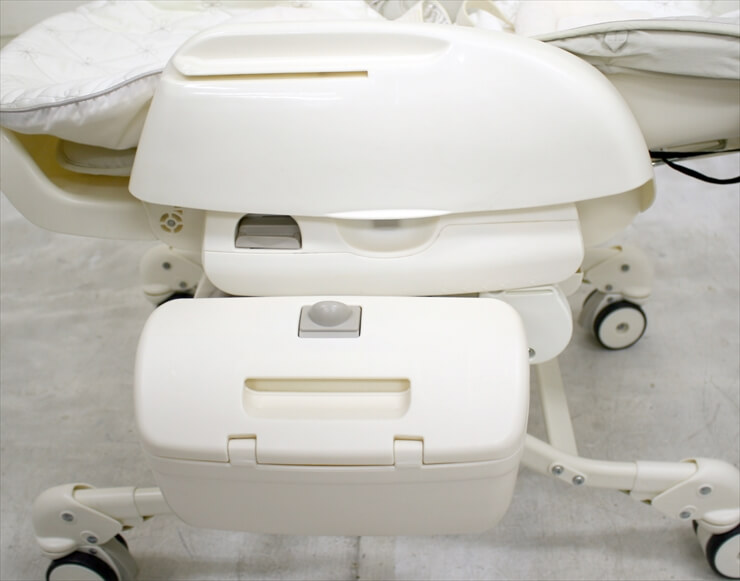 フェアレット オートスウィング EX　フレンチバニラ　電動ハイローチェア コンビ