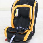 カイナ　オレンジ　リーマン製チャイルドシート