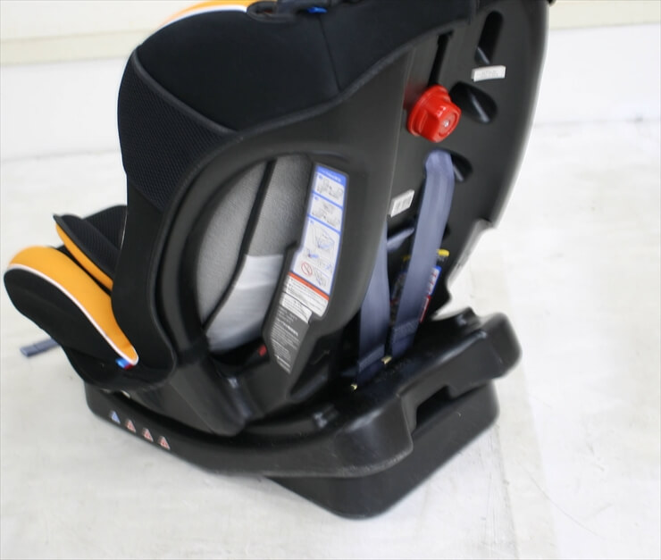 カイナ　オレンジ　リーマン製チャイルドシート