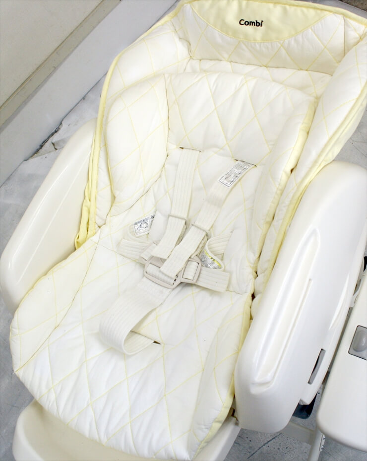 ネムリラ オートスウィング イエロー コンビ製ハイローチェア 電動タイプ