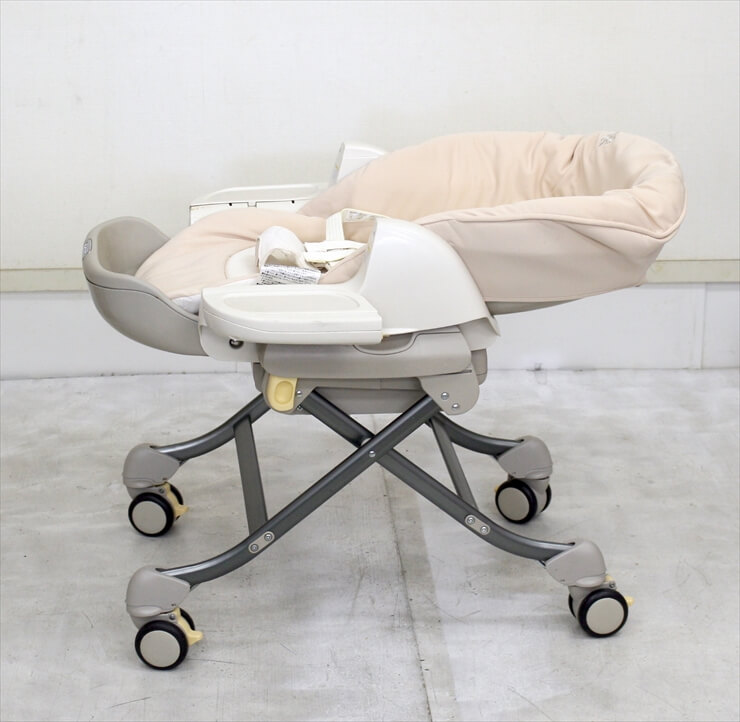 ロワイヤル オートスウィング ベージュ コンビ製ハイローチェア 電動