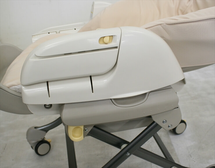 ロワイヤル オートスウィング ベージュ コンビ製ハイローチェア 電動