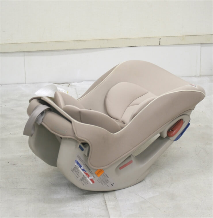 コッコロS UX ヘーゼルナッツ コンビ製チャイルドシート