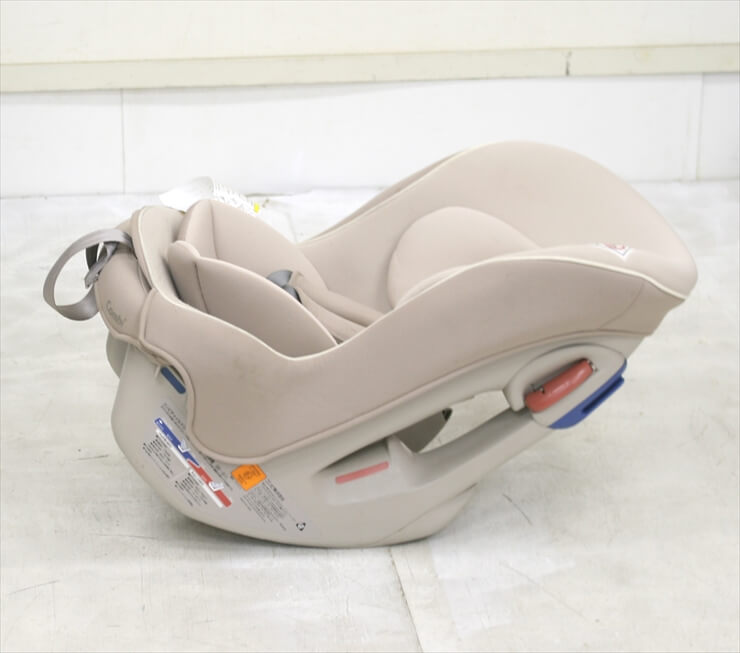 コッコロS UX ヘーゼルナッツ コンビ製チャイルドシート