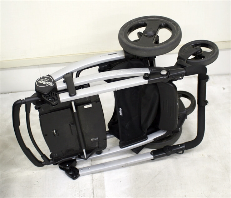 ペグ・ペレーゴ ストローラー・ベビーシート・キャリーコット・ママバッグのセット peg-perego C768001