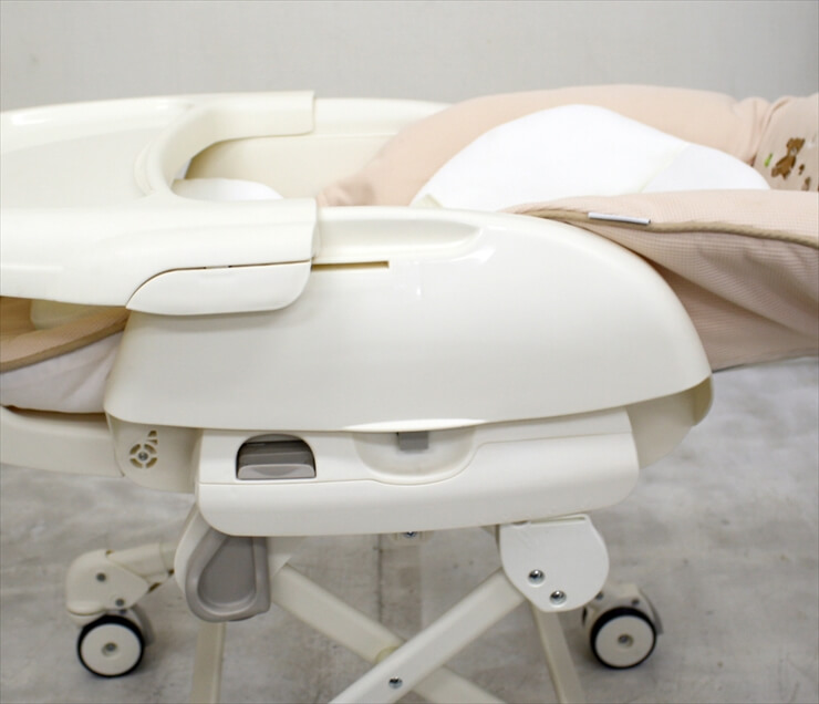 クーナココ Airstyle コンビ製ハイローチェア 手動