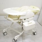 ネムリラ オートスウィング イエロー コンビ製ハイローチェア 電動