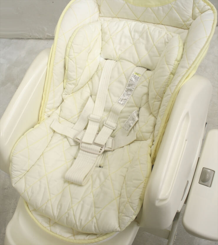 ネムリラ オートスウィング イエロー コンビ製ハイローチェア 電動